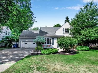 207 Lehn Springs Dr, Williamsville, NY 14221