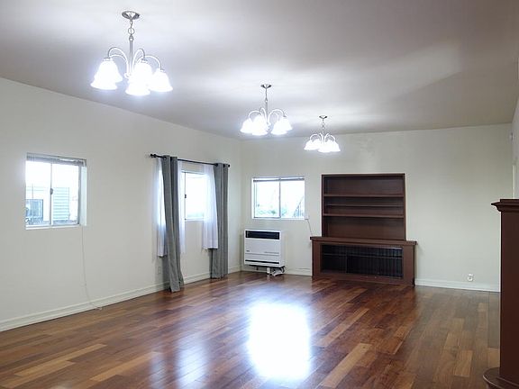 3rd image of 4608 Russell Ave