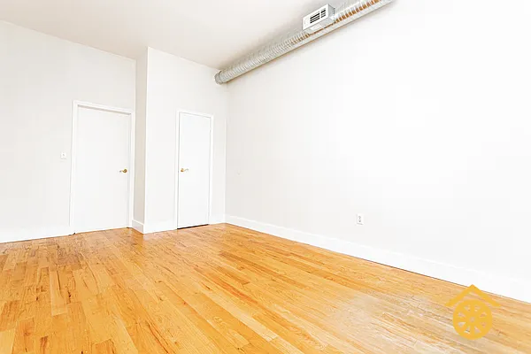 Rented by Reubel Group LLC | media 11