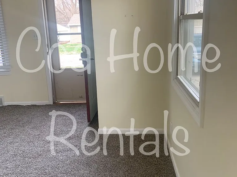 1028 N Westview Dr — Photo 10