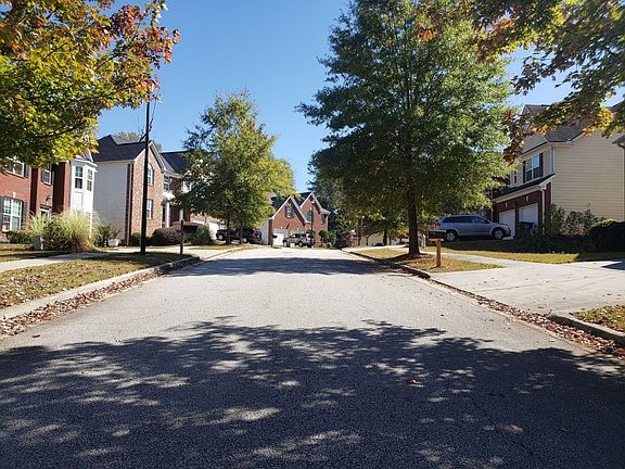 4th image of 3925 Yosemite Park Ln