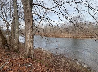 Howell St, Alderson, WV 24910