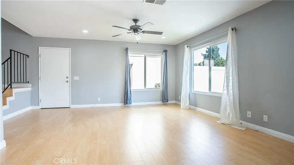 2 bed, 1.5 bath, 1302 sqft, $2,700 — Photo 4