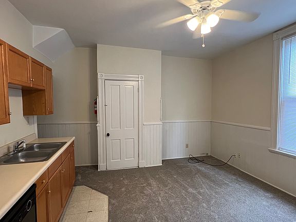 3rd image of 2246 Flora St #1
