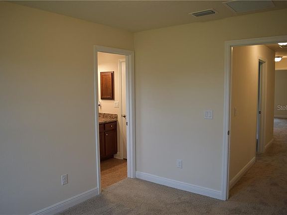 5th image of 891 Fraser Dr