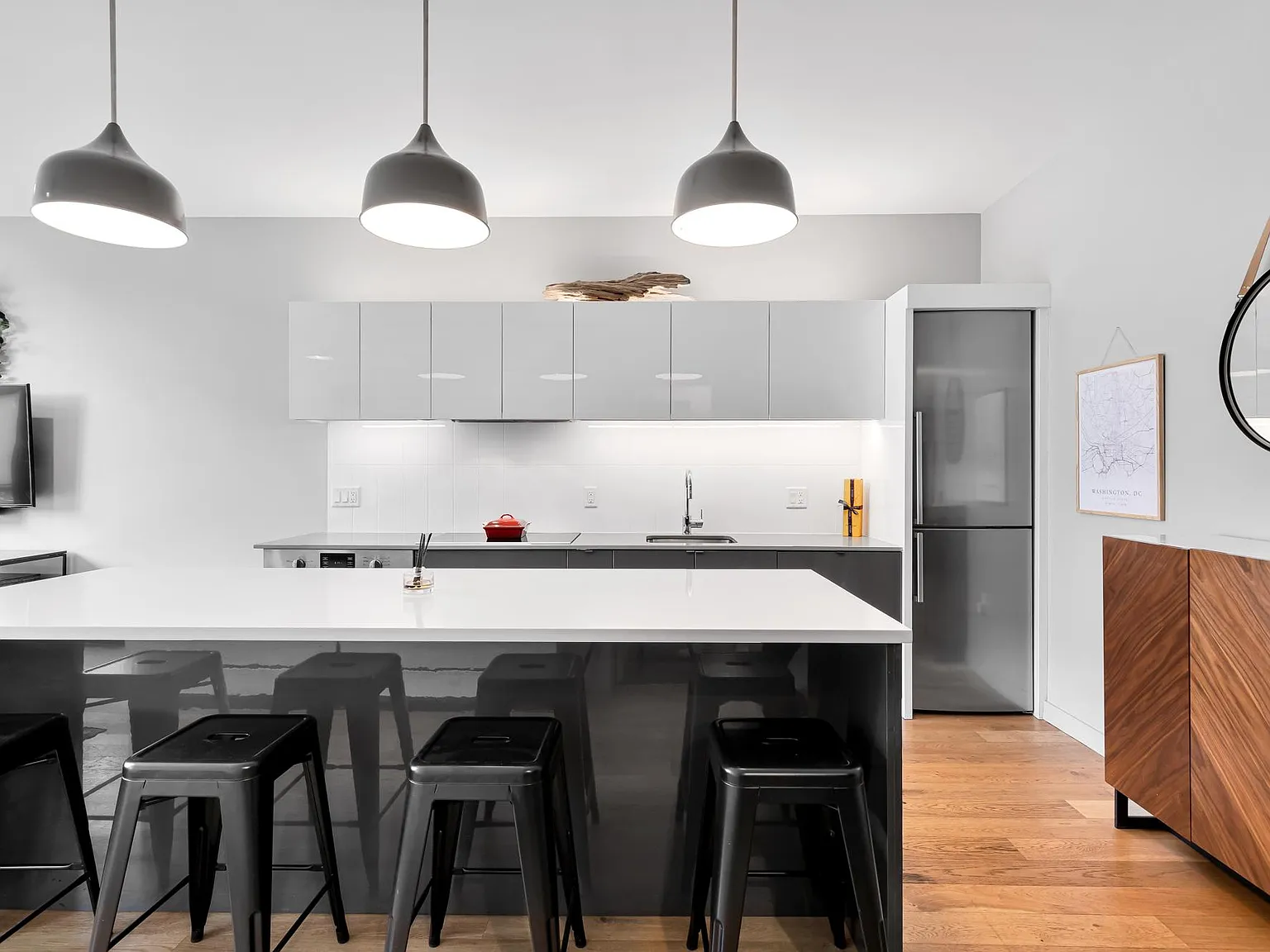 1 bed, 679 sqft, $2,800 — Photo 2