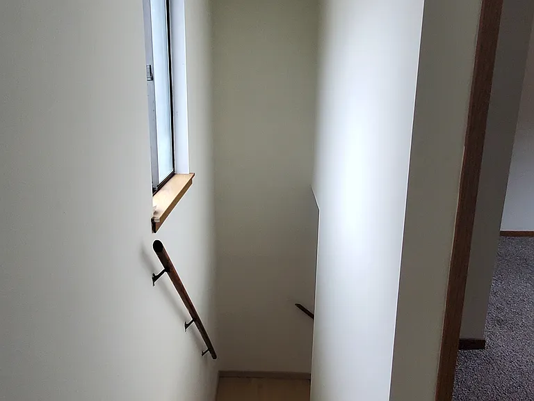 223 Sterling Ct — Photo 18