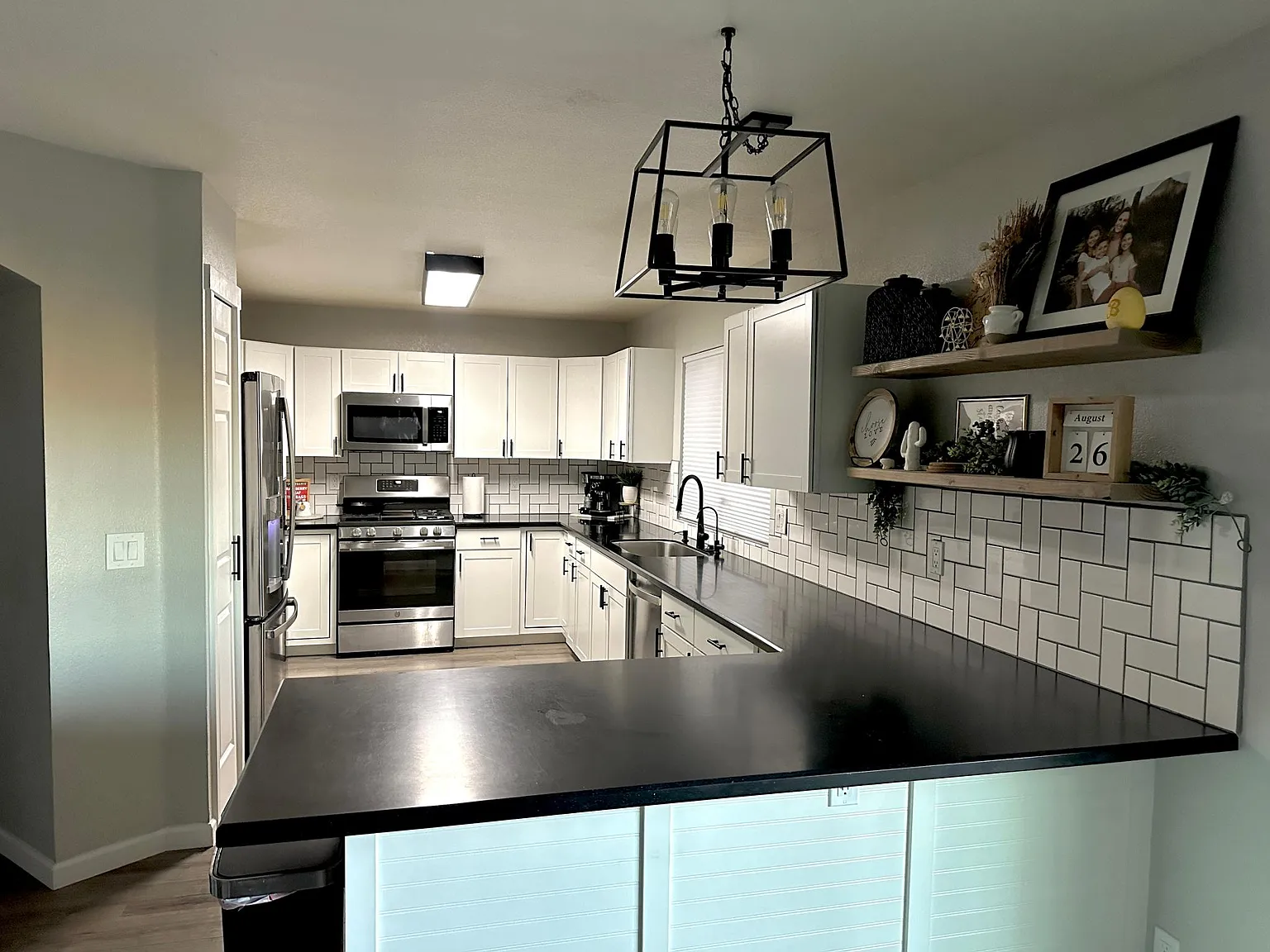 4 bed, 2177 sqft, $2,250 — Photo 4