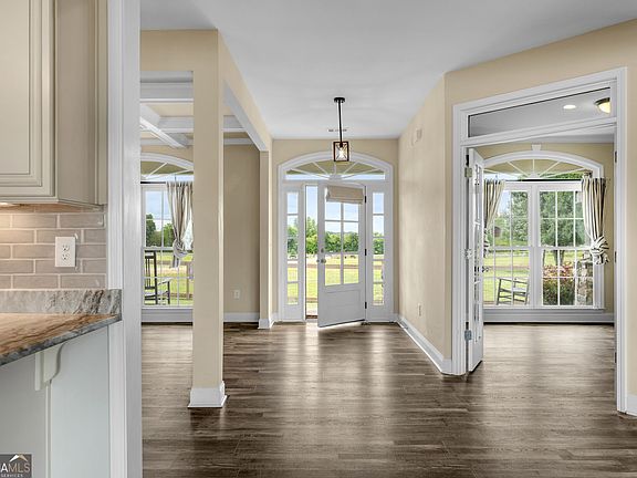 5th image of 180 Spears Ln