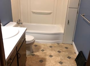 902 N Summit Ave, Madison, SD 57042