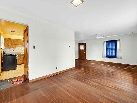 3rd image of 4105 Homerlee Ave