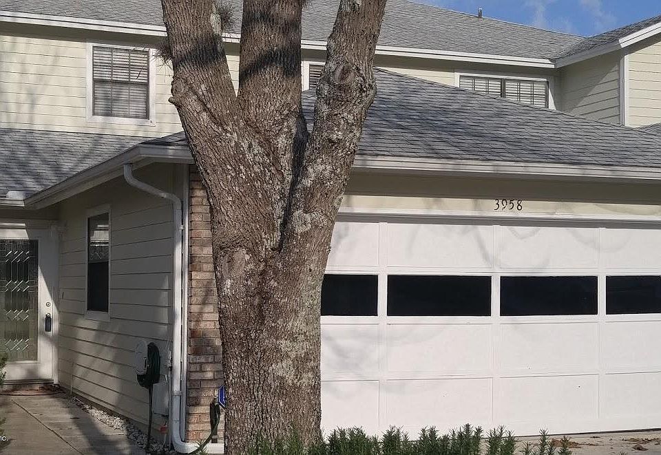 1st image of 3958 Meadowview Dr N