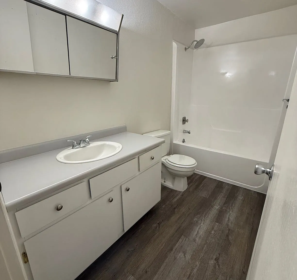 2 bed, 970 sqft, $995 — Photo 4