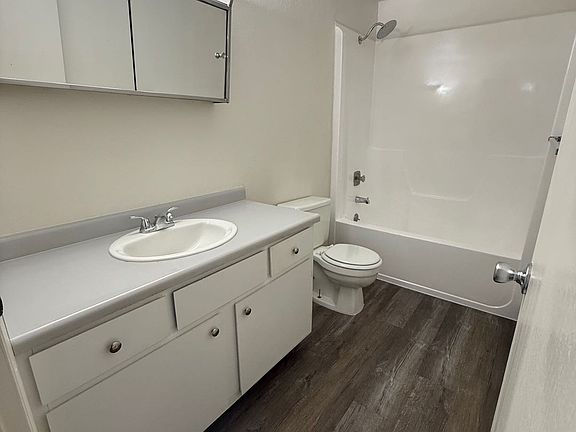 4th image of 2147 Marigold St #1