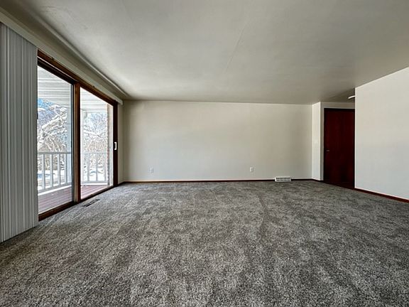 5th image of 3042 Albert Dr #3044