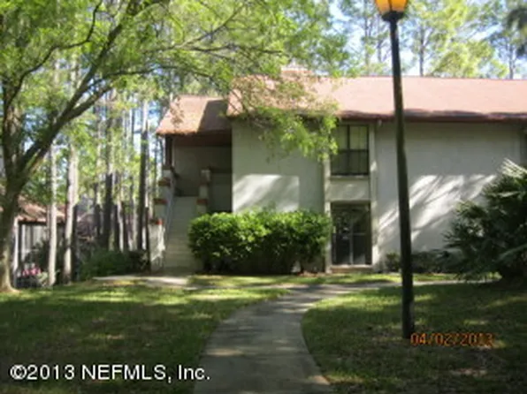 2501 Wood Hill Dr, Jacksonville, FL 32256