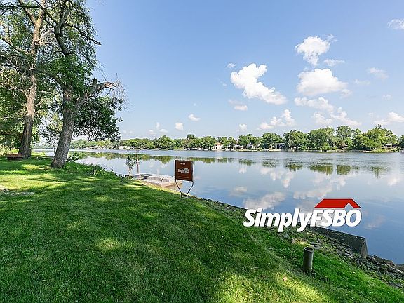 5th image of 1703 S Shore Dr