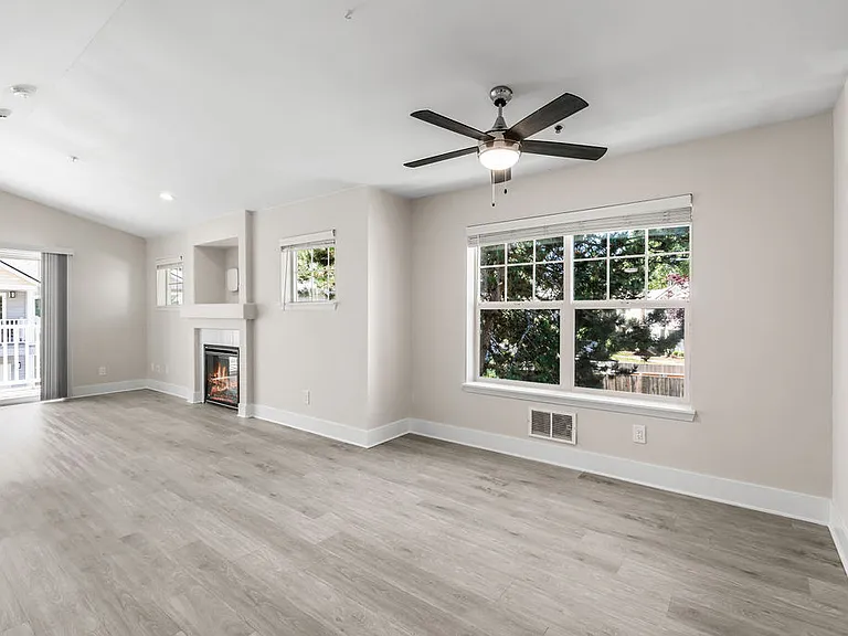 Bradley Park Apartments — Photo 64