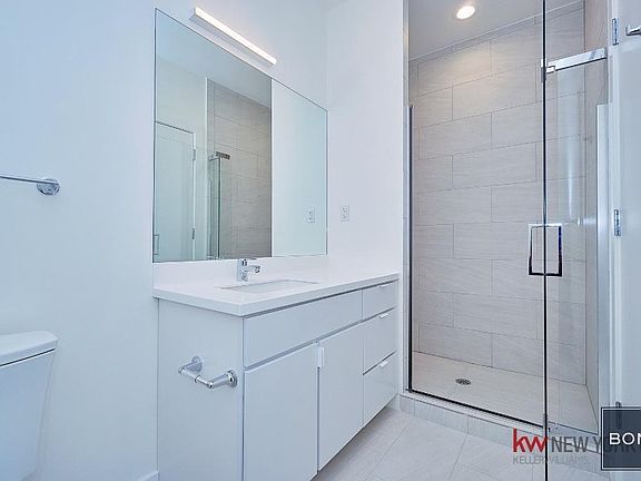5th image of 271 W 125th St APT 205