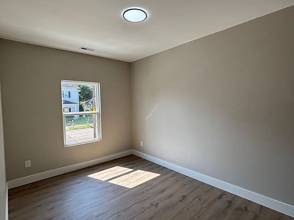 4th image of 3131 Linden Ave #3133