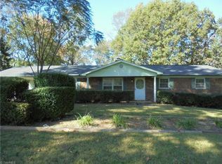 4615 Woodbridge Dr, Kernersville, NC 27284