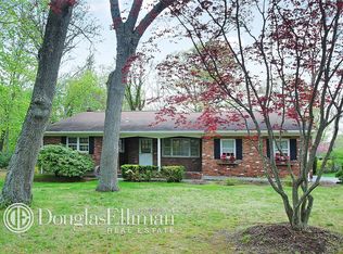 319 Smith Rd, Ronkonkoma, NY 11779