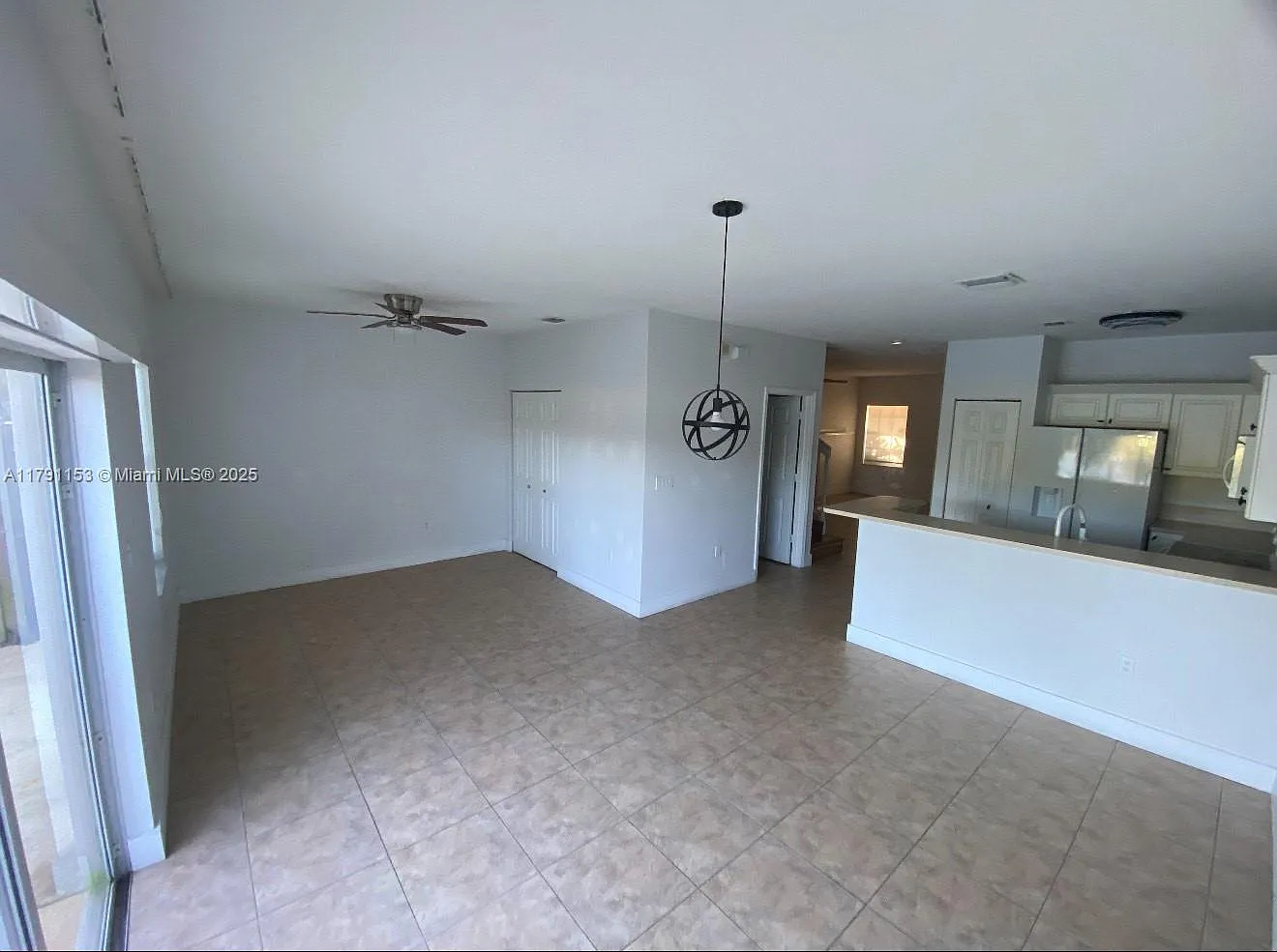 3 bed, 3.0 bath, 1690 sqft, $2,800 — Photo 4