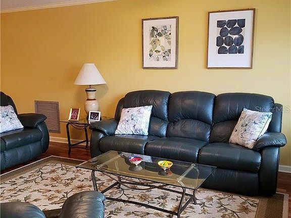 3rd image of 6860 Versailles N #10