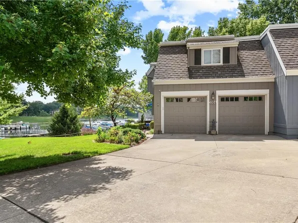 3904 NE Sequoia St, Lees Summit, MO 64064