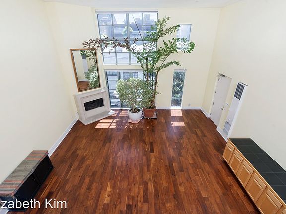 3rd image of 15 Lucerne St APT 2