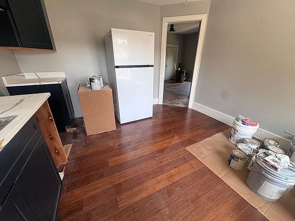 2nd image of 900 N Porter St APT 4