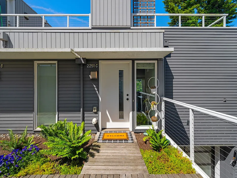 2251C 14th Ave W