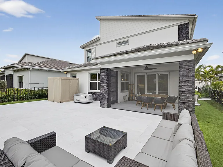 12534 Triumph Ln — Photo 43