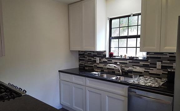 2nd image of 1913 Heathwood Cir