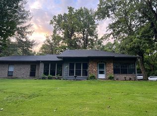 350 E 1st St, Crossville, TN 38555