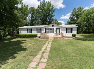 1016 Snider Dr, Keytesville, MO 65261