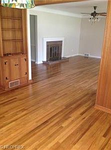 5th image of 23212 Hilliard Blvd