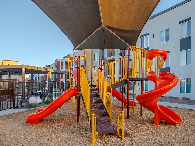 Copa Flats — Photo 57