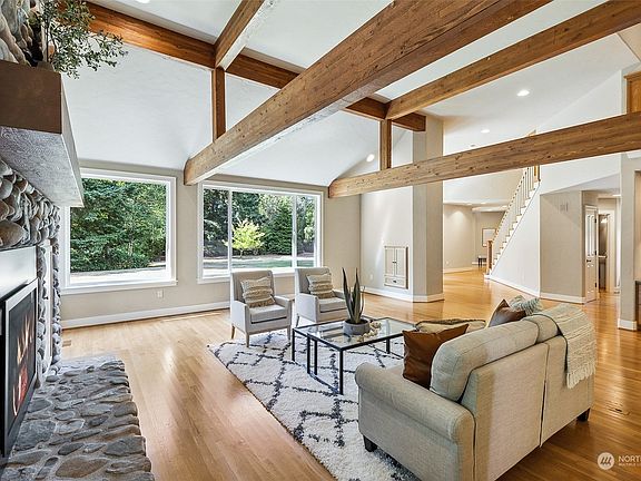 2nd image of 7018 Highlands Drive NE