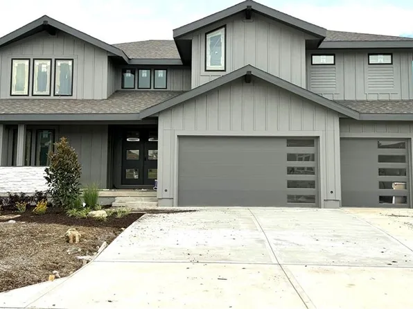 17404 Parkhill St, Overland Park, KS 66221