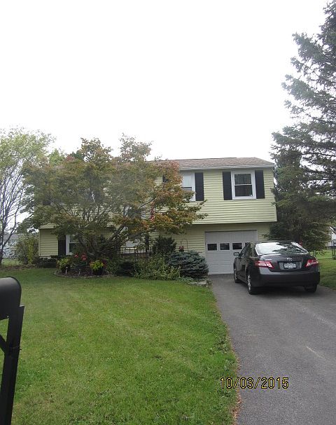 1st image of 106 Crisfield Cir