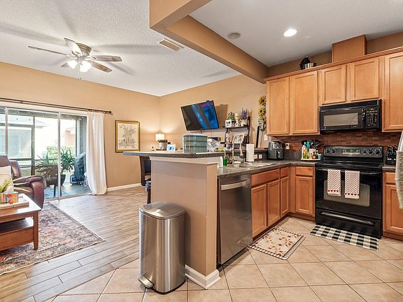 5th image of 13495 Essence Ct