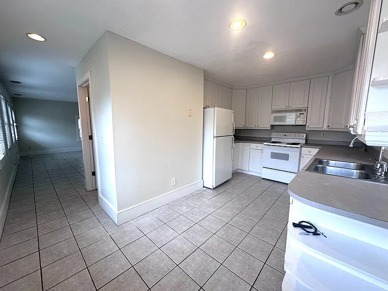 14 Elizabeth St #5 — Photo 13