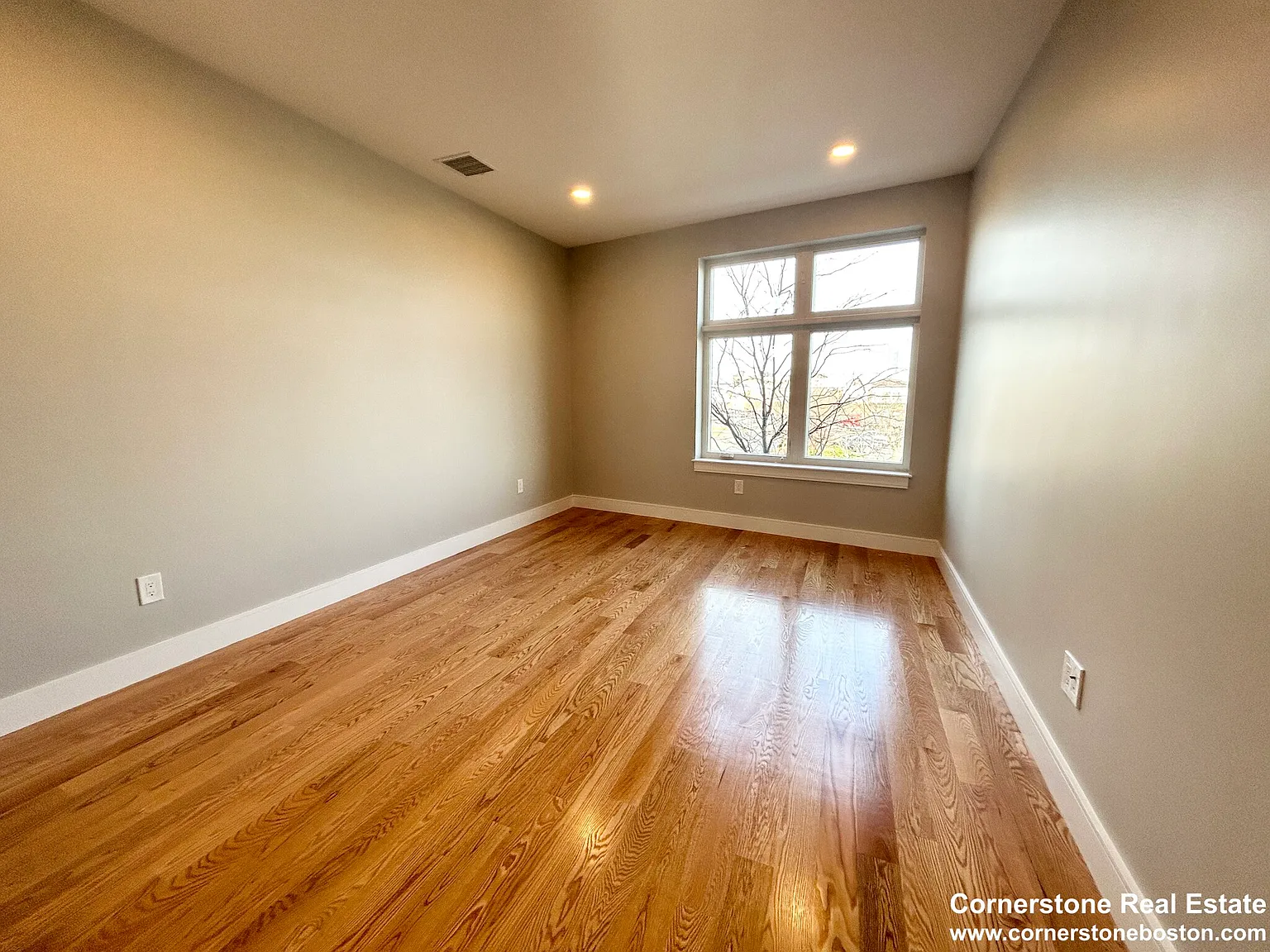 2 bed, 9999 sqft, $3,200 — Photo 4