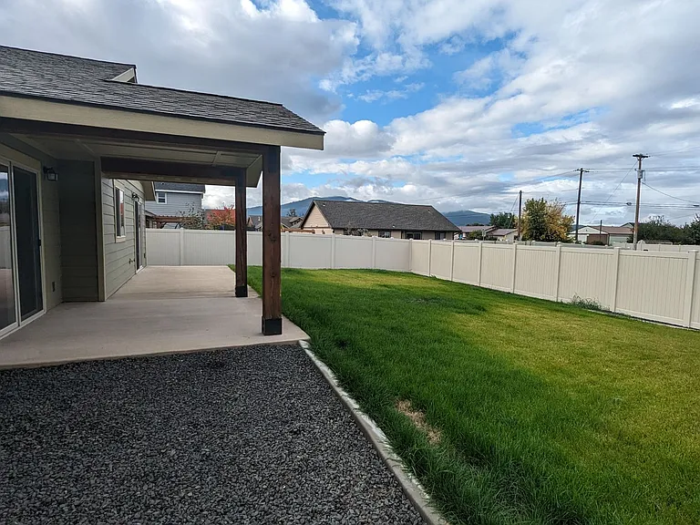 2537 N Lehigh Ct — Photo 20