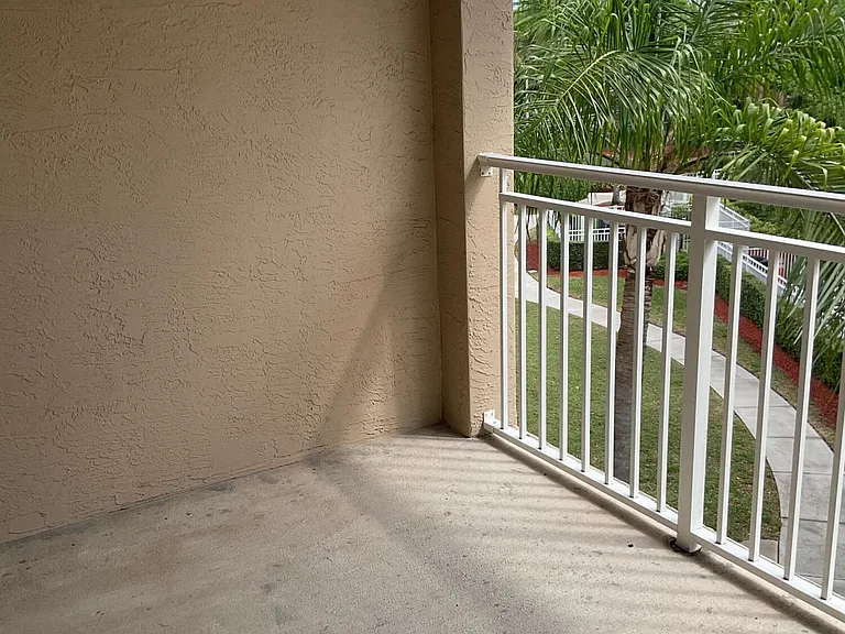 6418 Emerald Dunes W Garage #305 — Photo 17