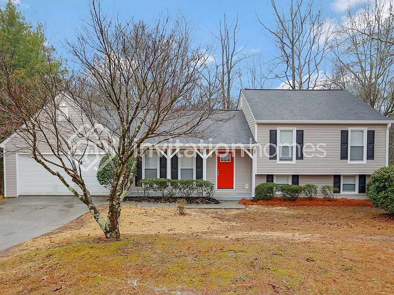 1439 Summit Chase Dr — Photo 1