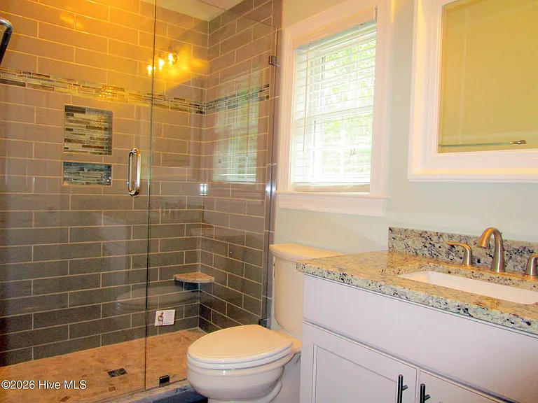 302 Holly St — Photo 8