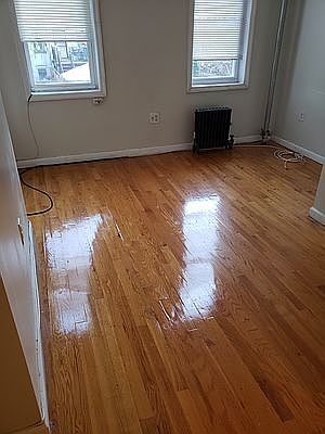4th image of 914 Lafayette Ave #2
