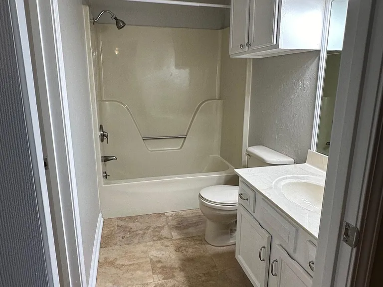 3505 Lakeside Ct — Photo 21